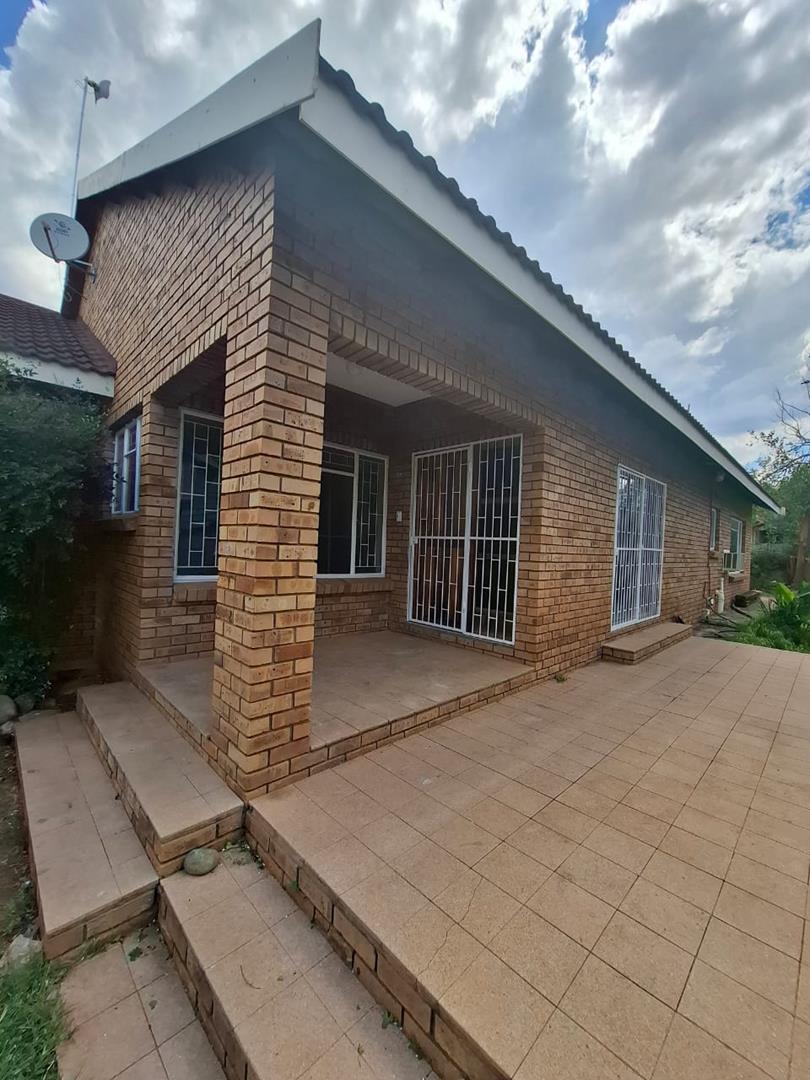 To Let 3 Bedroom Property for Rent in Barkly West Northern Cape